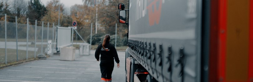 KHansen - FORSKEL.00_01_37_16.Still015.jpg